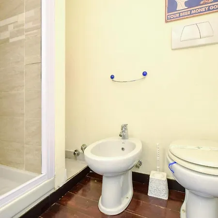 Stunning In With Kitchen דירה *