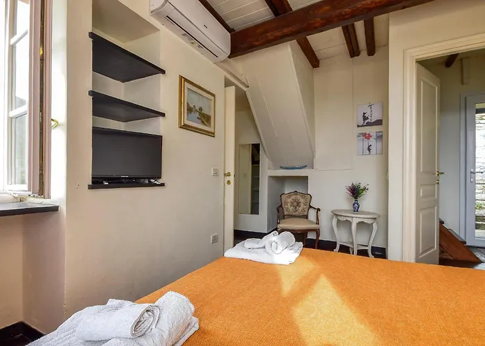 Stunning In With Kitchen